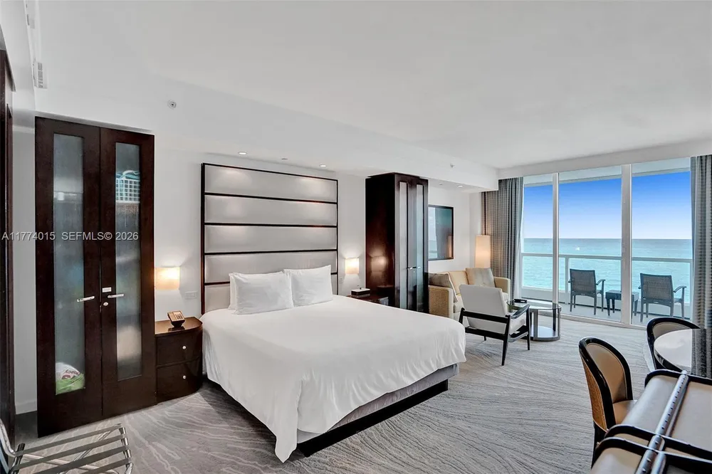 4391 Collins Ave, Miami Beach, FL 33140