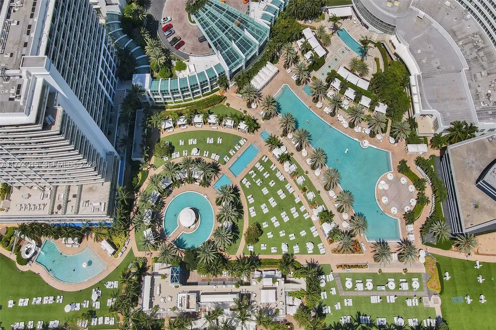 4391 Collins Ave, Miami Beach, FL 33140