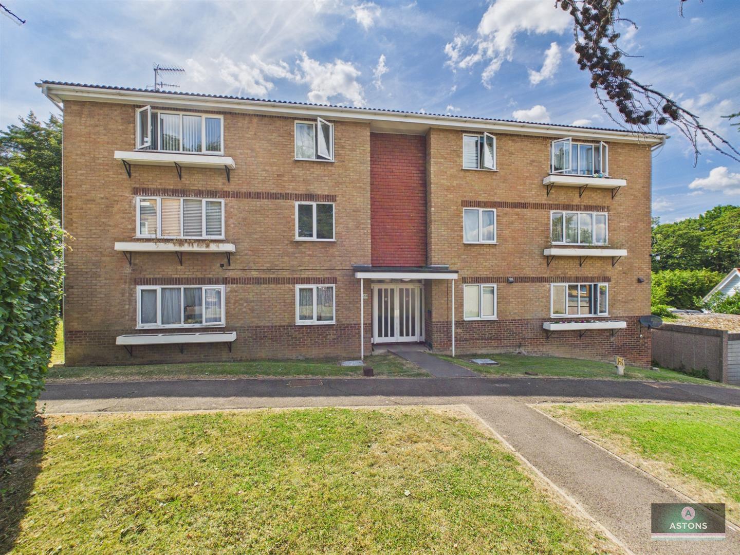 Balcombe Court, Pound Hill Image 1