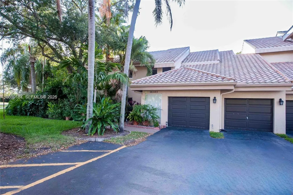 16301 Malibu Dr, Weston, FL 33326