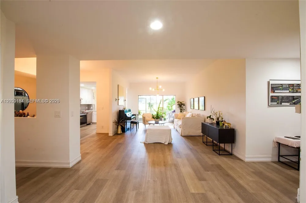 16301 Malibu Dr, Weston, FL 33326