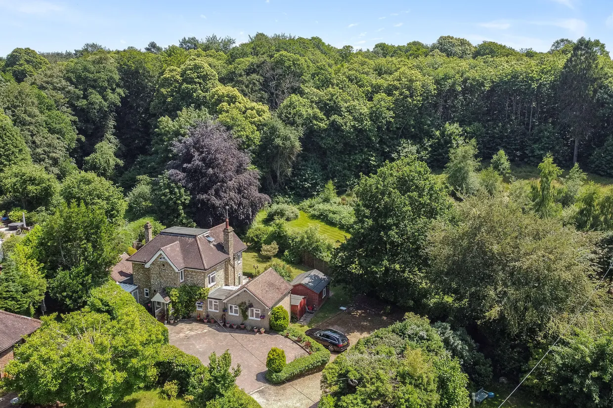 Stodham Lane, Liss, GU33 photo 1