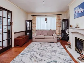 Maple Drive, Beverley thumb 2