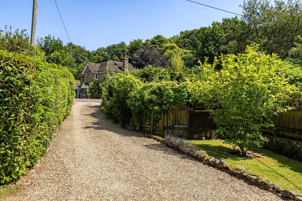 Stodham Lane, Liss, GU33 photo 3