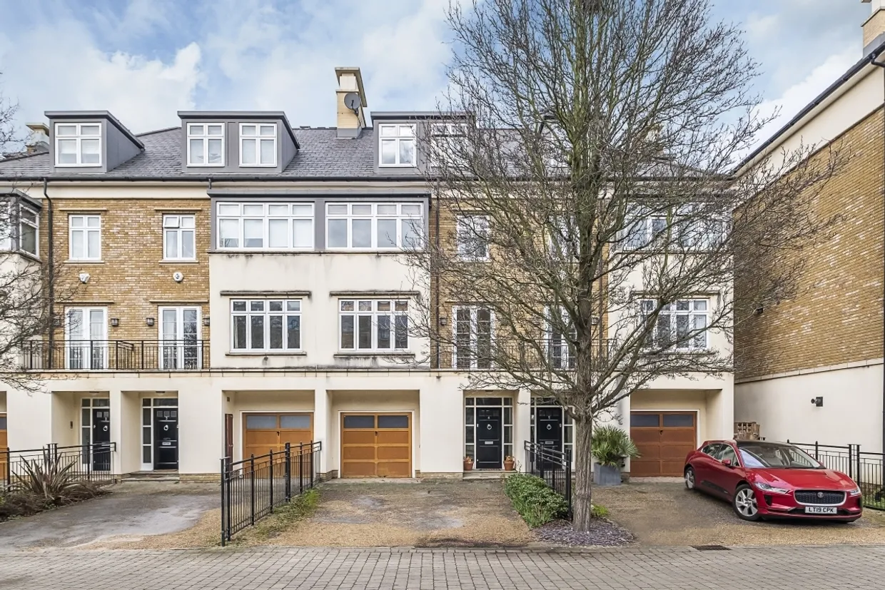 Whitcome Mews Richmond TW9 photo 1