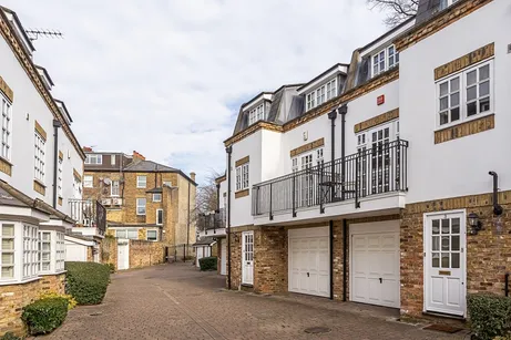 Watermans Mews The Mall W5 (EPC D)