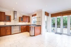 Whitcome Mews Richmond TW9 photo 2