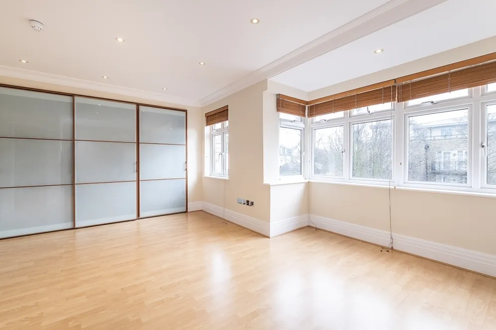 Whitcome Mews Richmond TW9 photo 6