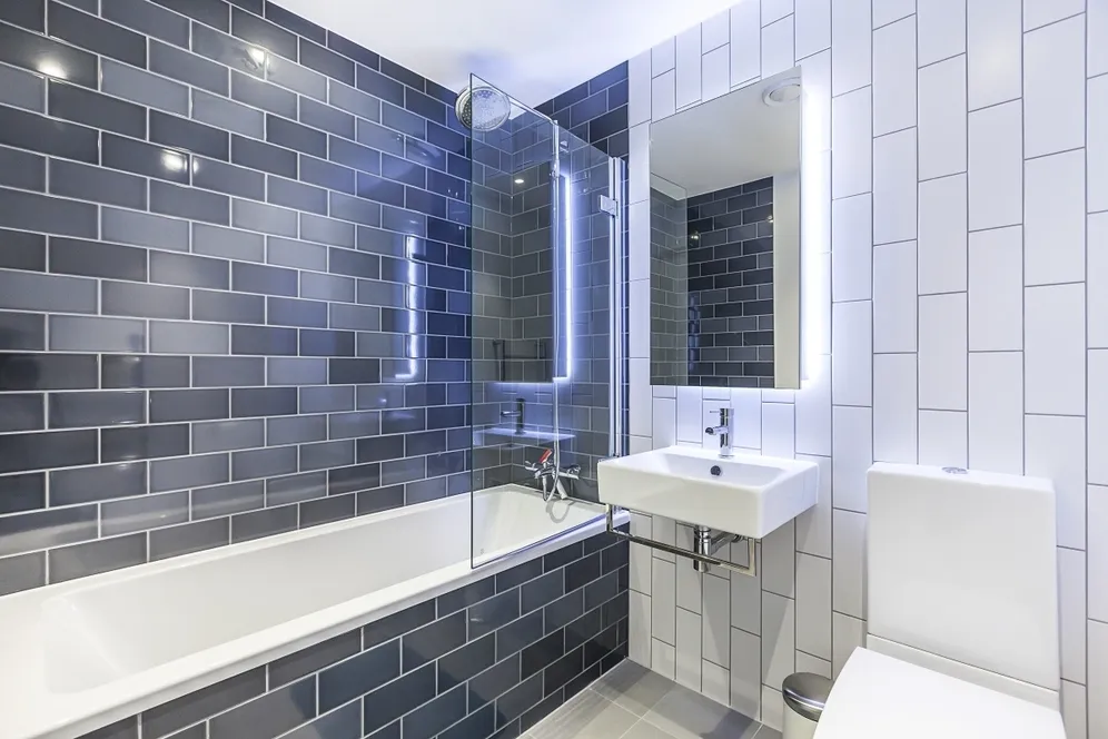 Commodore House, E16 photo 8