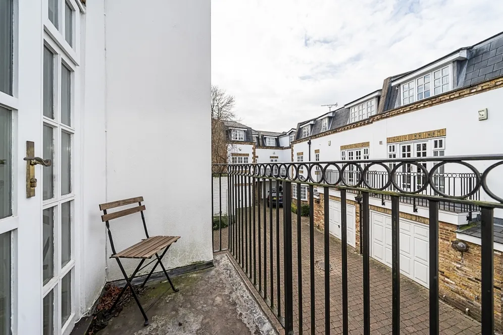 Watermans Mews The Mall W5 (EPC D) photo 9