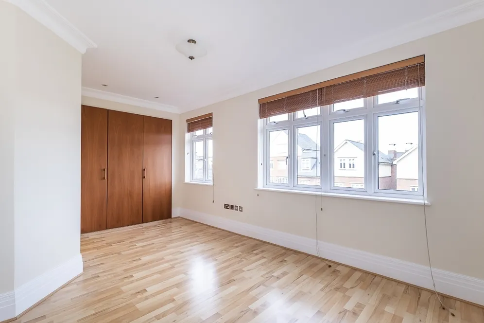 Whitcome Mews Richmond TW9 photo 12