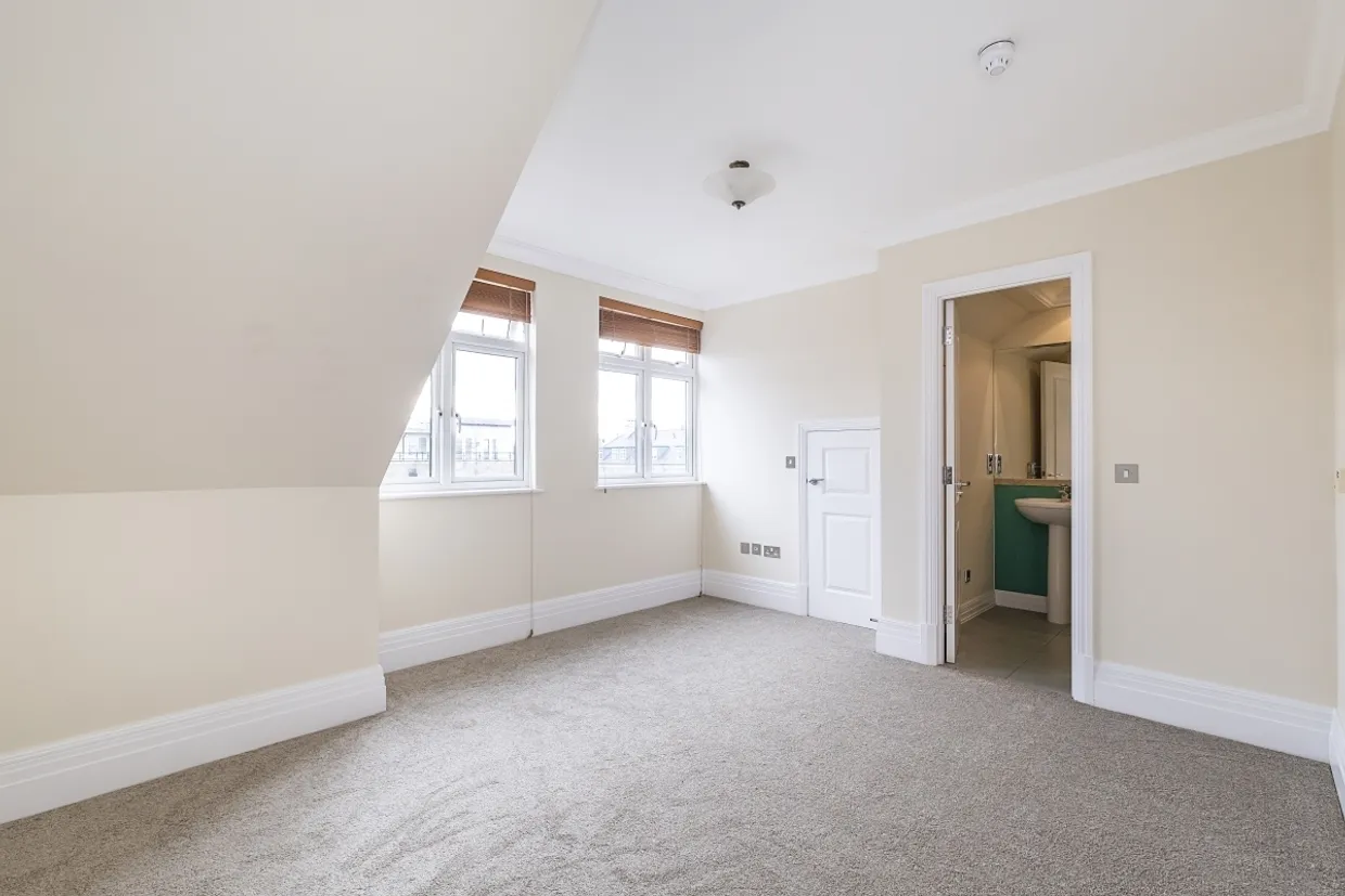 Whitcome Mews Richmond TW9 photo 13