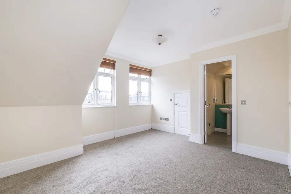 Whitcome Mews Richmond TW9 photo 13