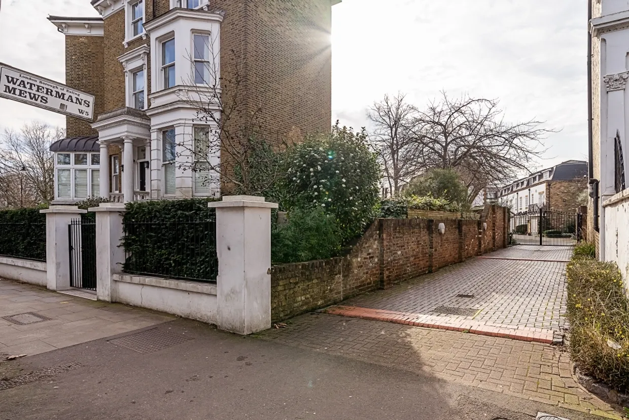 Watermans Mews The Mall W5 (EPC D) photo 14