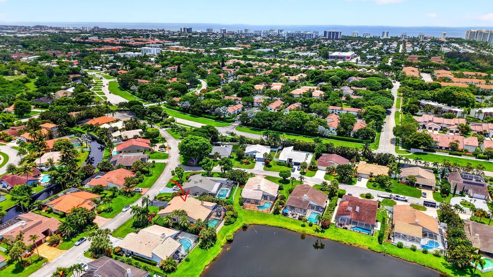 7082 NW 3rd Ave, Boca Raton, FL 33487