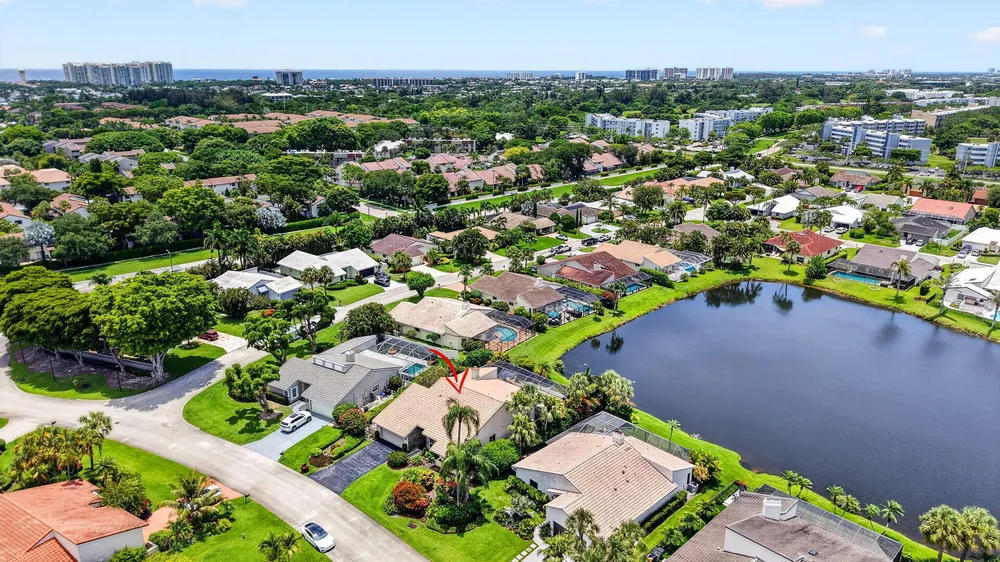 7082 NW 3rd Ave, Boca Raton, FL 33487