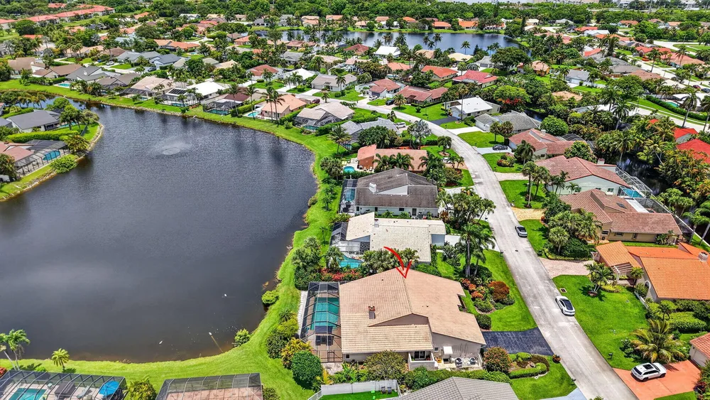 7082 NW 3rd Ave, Boca Raton, FL 33487