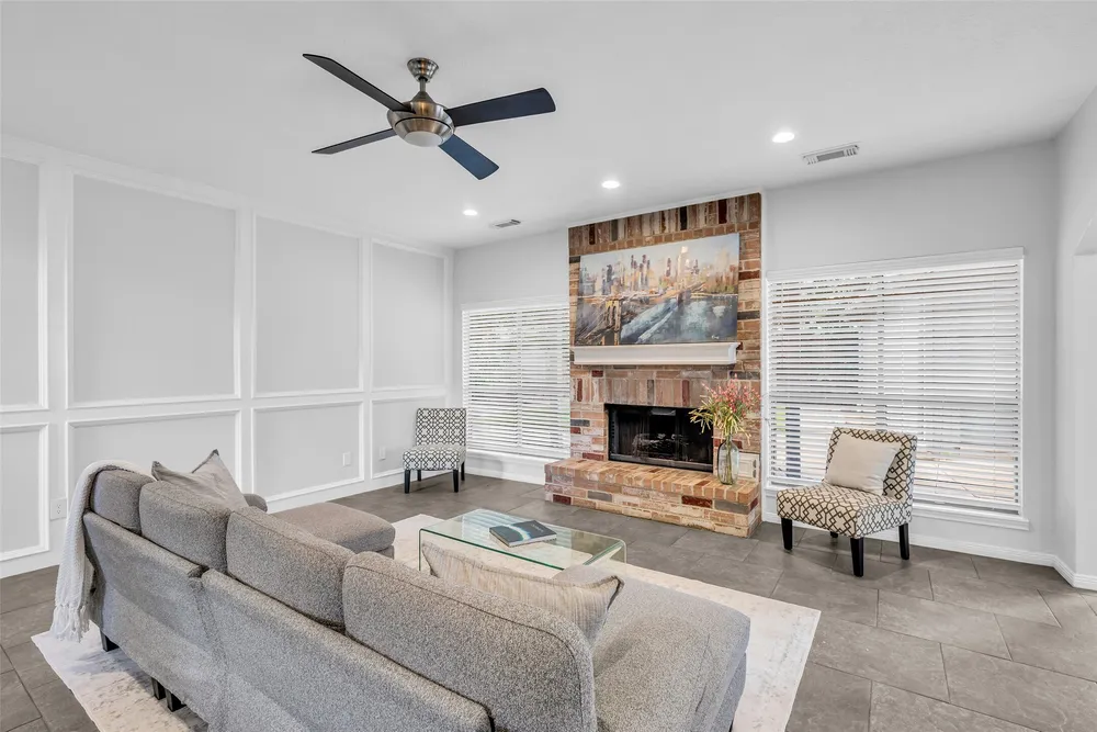 11727 Pecan Creek Dr, Houston, TX 77043