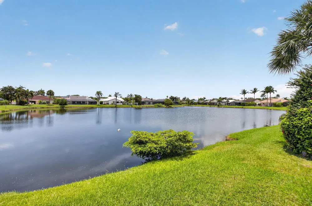 7082 NW 3rd Ave, Boca Raton, FL 33487