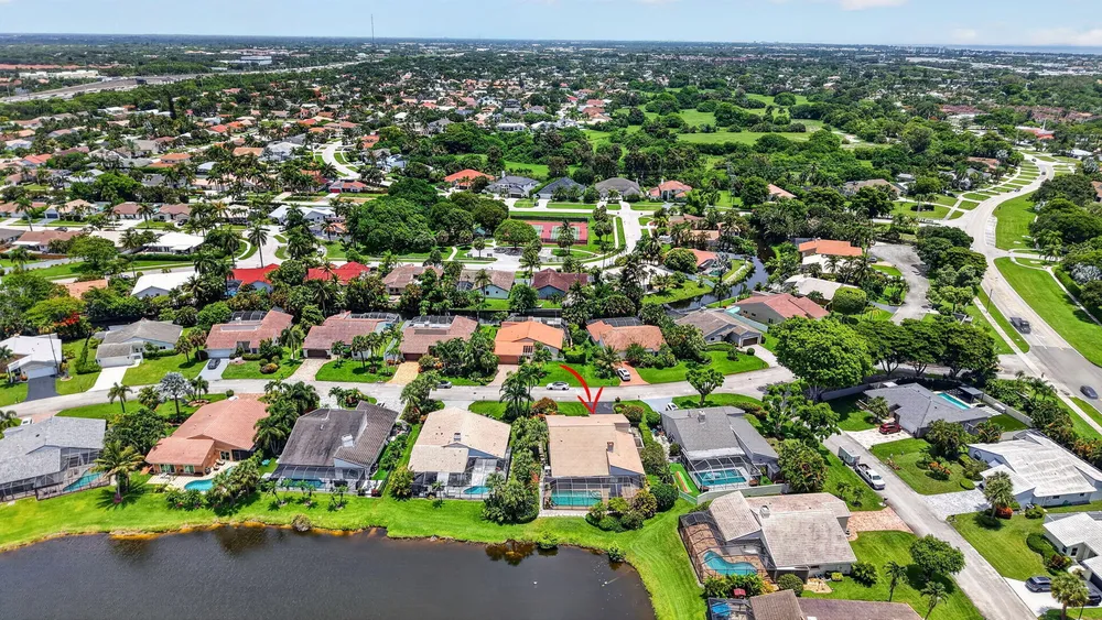 7082 NW 3rd Ave, Boca Raton, FL 33487
