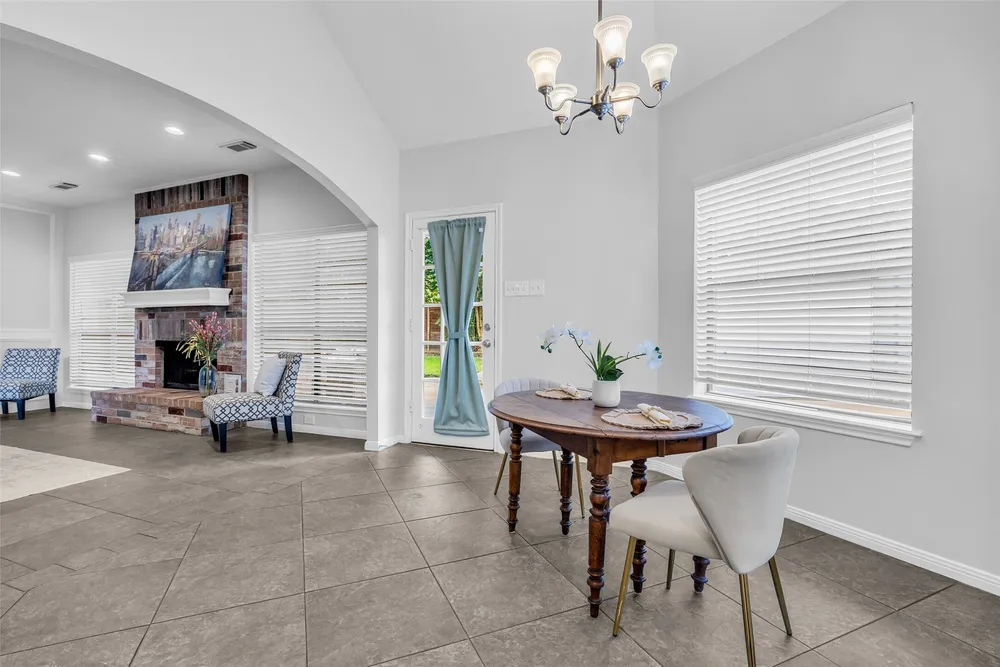 11727 Pecan Creek Dr, Houston, TX 77043