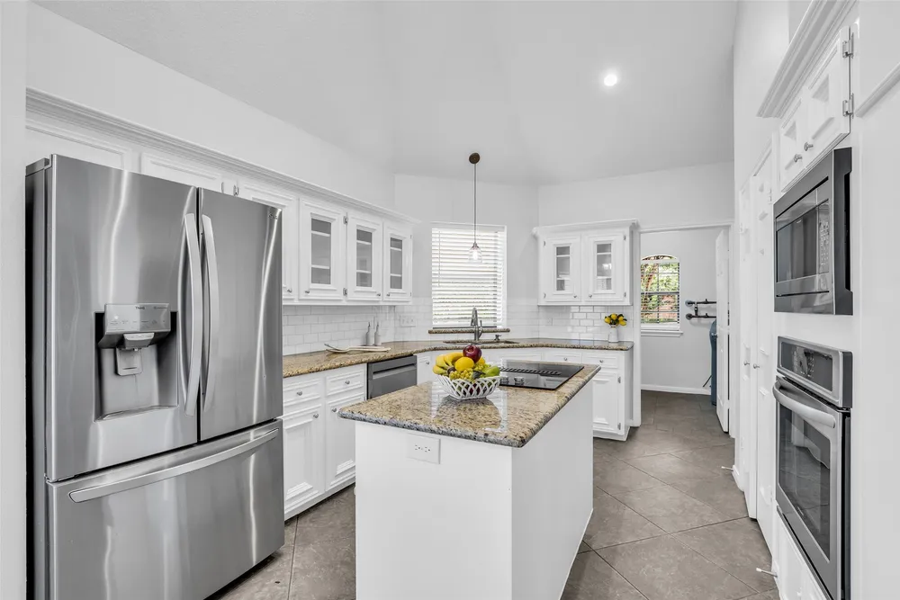 11727 Pecan Creek Dr, Houston, TX 77043