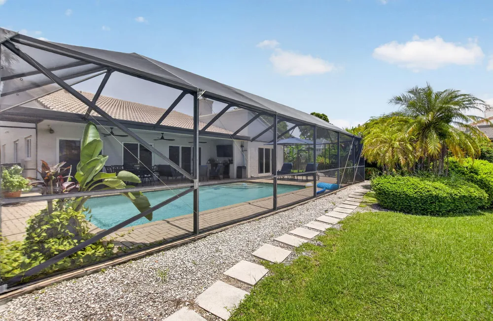 7082 NW 3rd Ave, Boca Raton, FL 33487