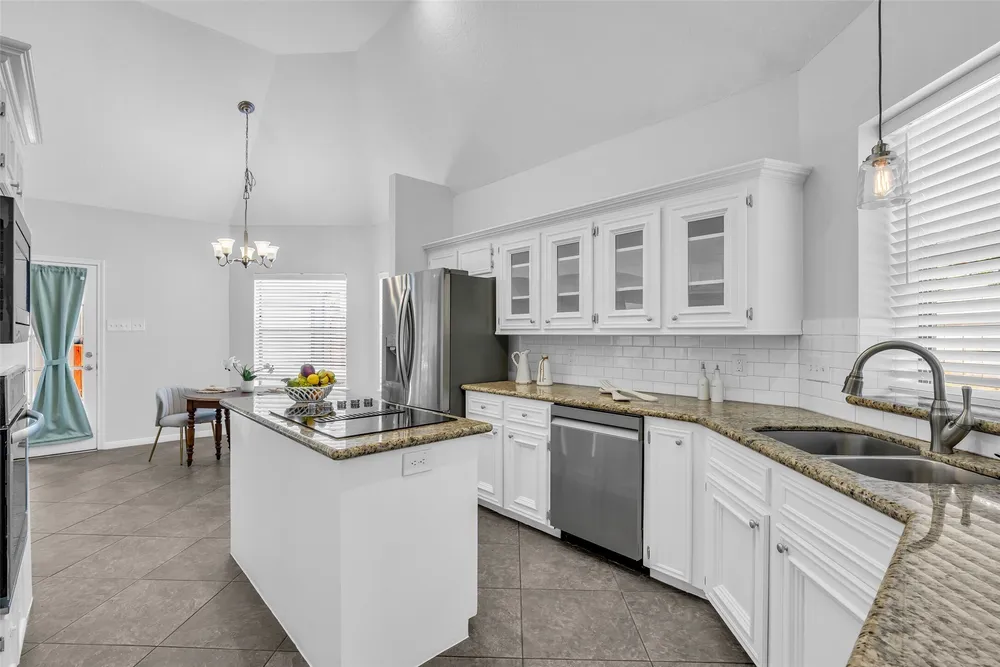 11727 Pecan Creek Dr, Houston, TX 77043