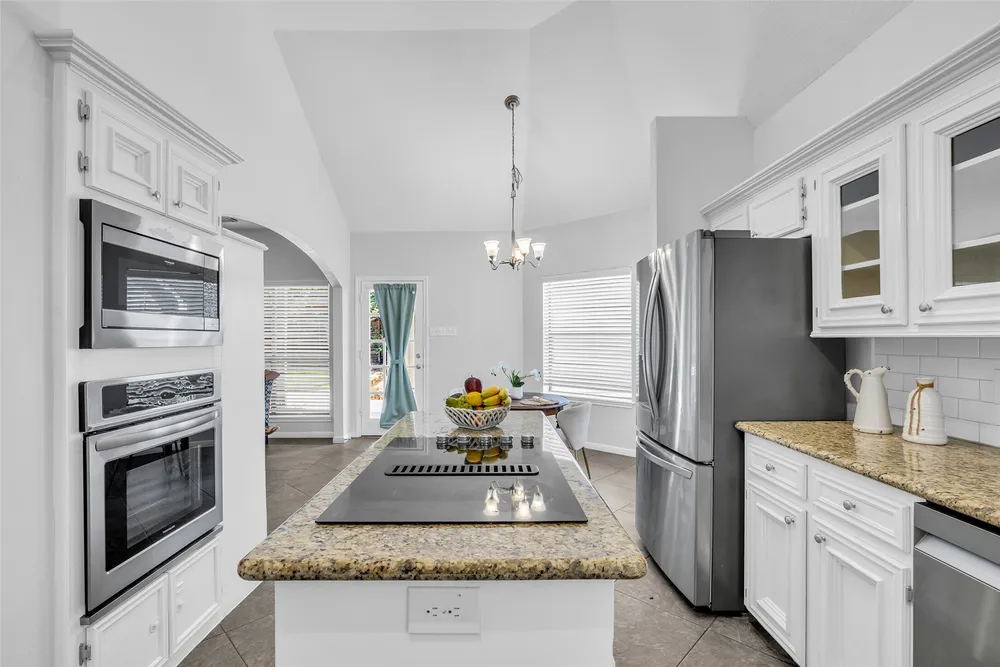 11727 Pecan Creek Dr, Houston, TX 77043