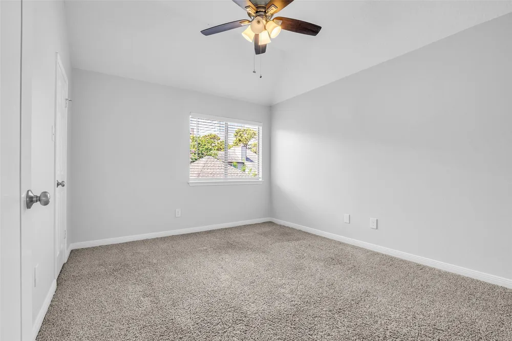 11727 Pecan Creek Dr, Houston, TX 77043
