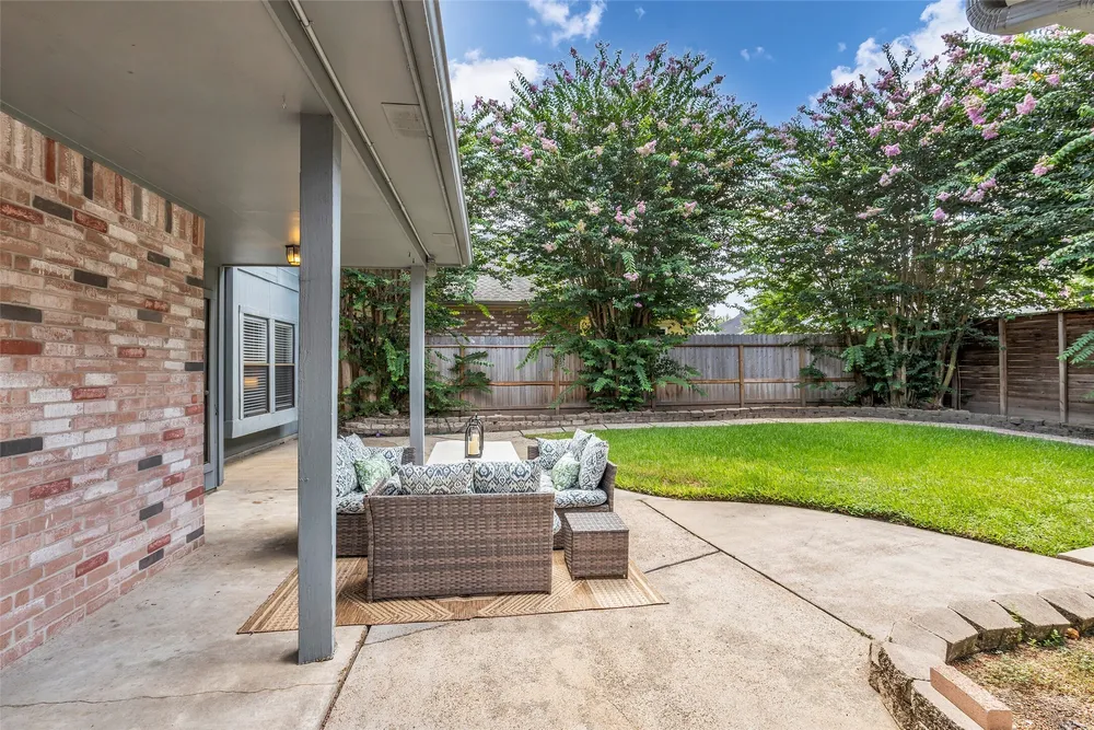 11727 Pecan Creek Dr, Houston, TX 77043