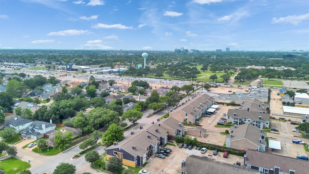 12658 Ashford Meadow Dr, Houston, TX 77082