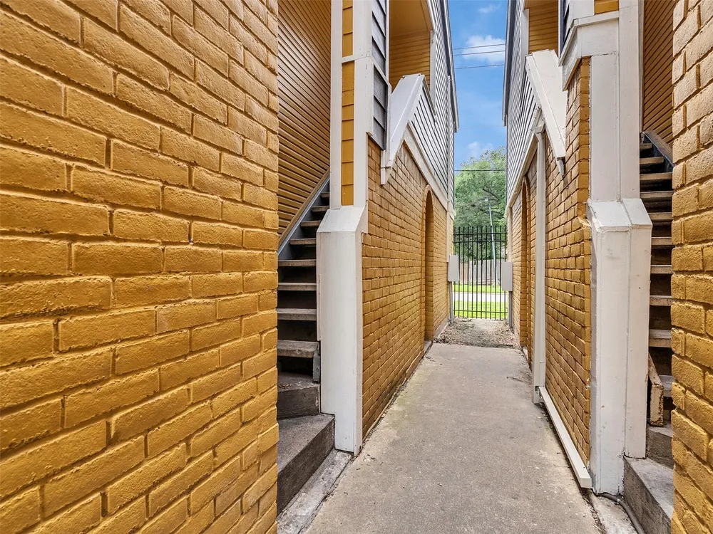 12658 Ashford Meadow Dr, Houston, TX 77082