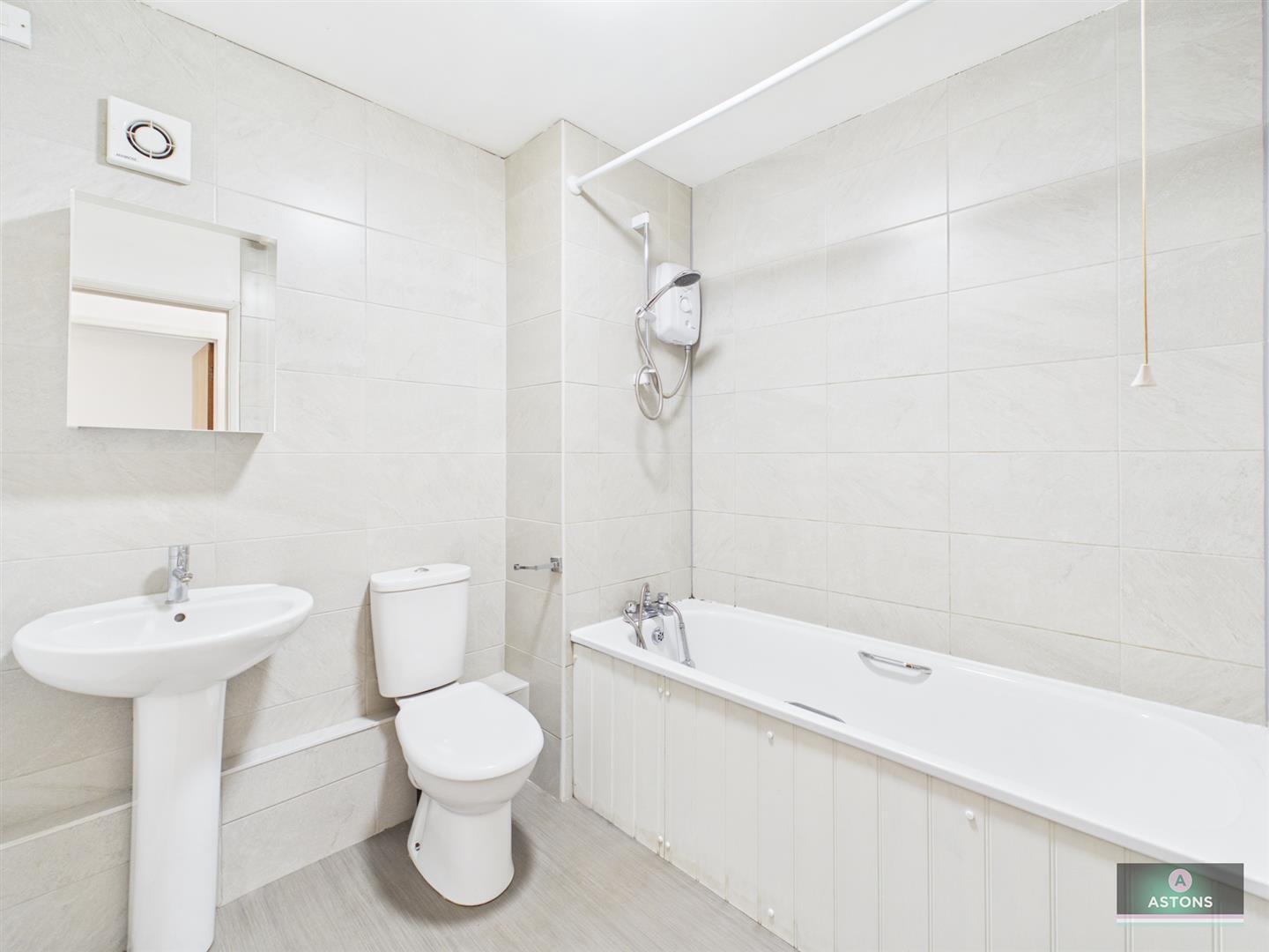 Hollin Court, Northgate Image 4