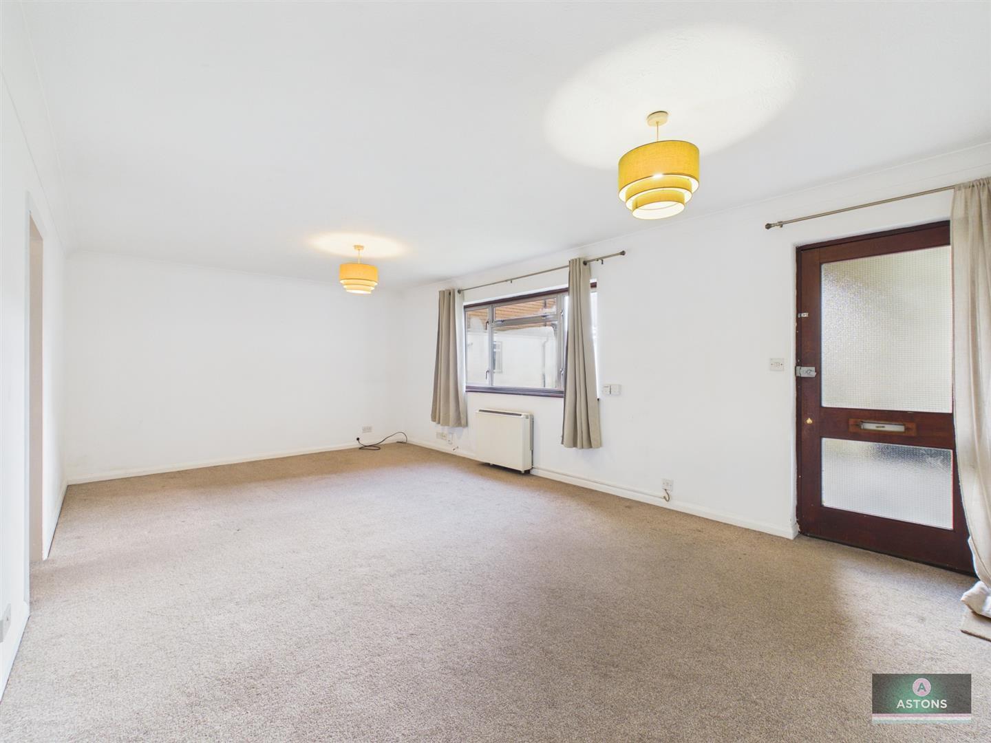 Hollin Court, Northgate Image 6