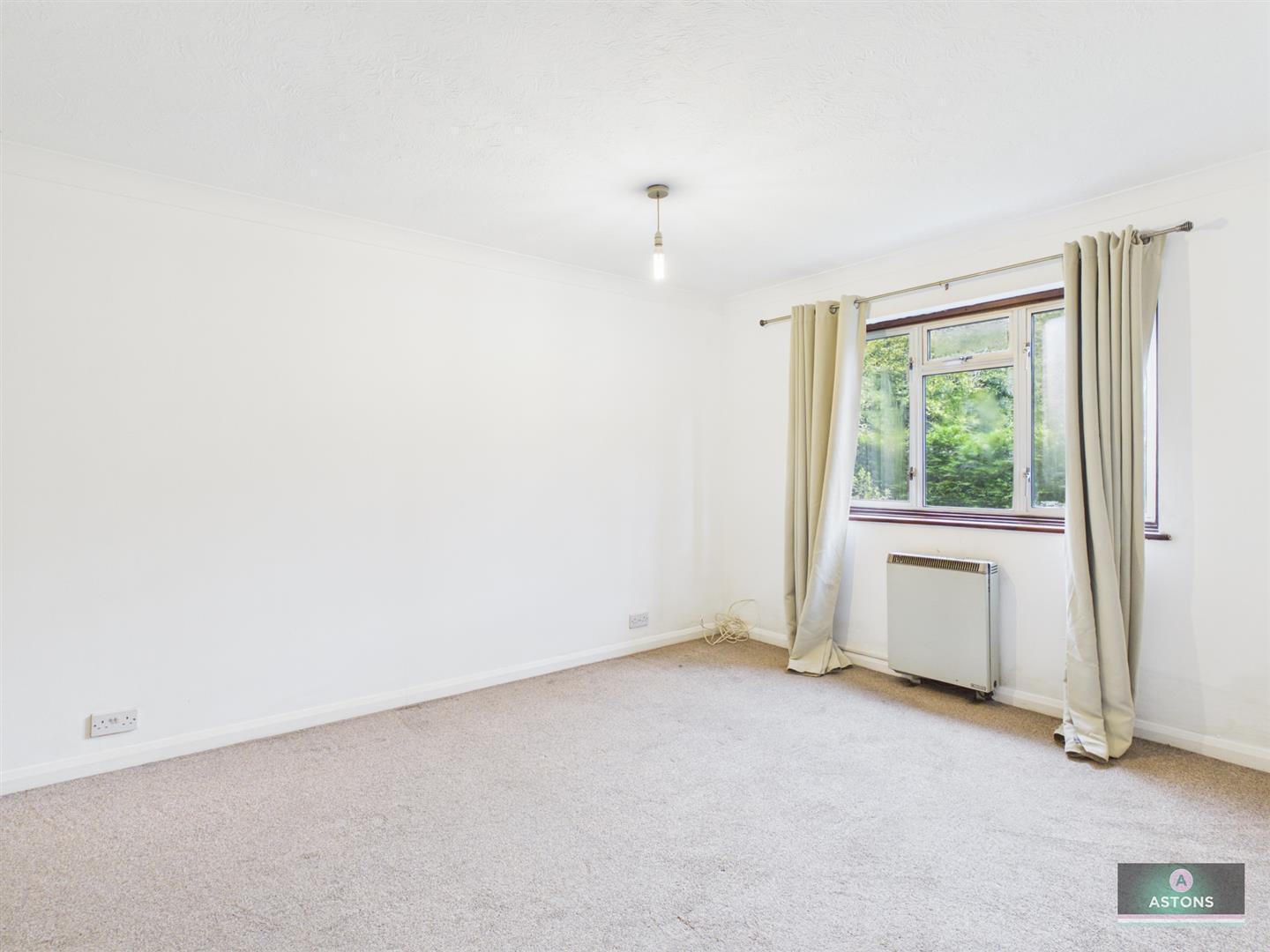 Hollin Court, Northgate Image 8