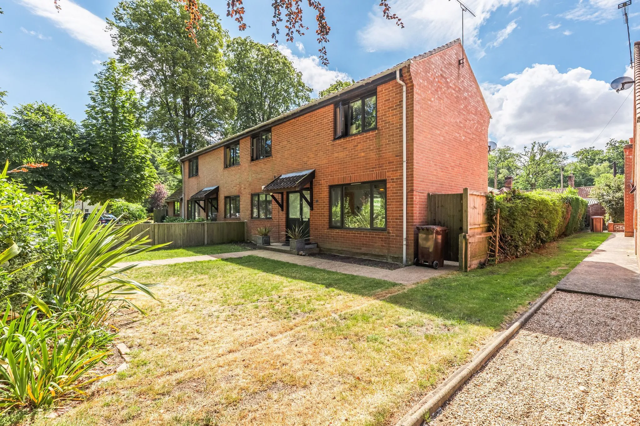 Beautifully Presented Three-Bedroom Home In High Kelling