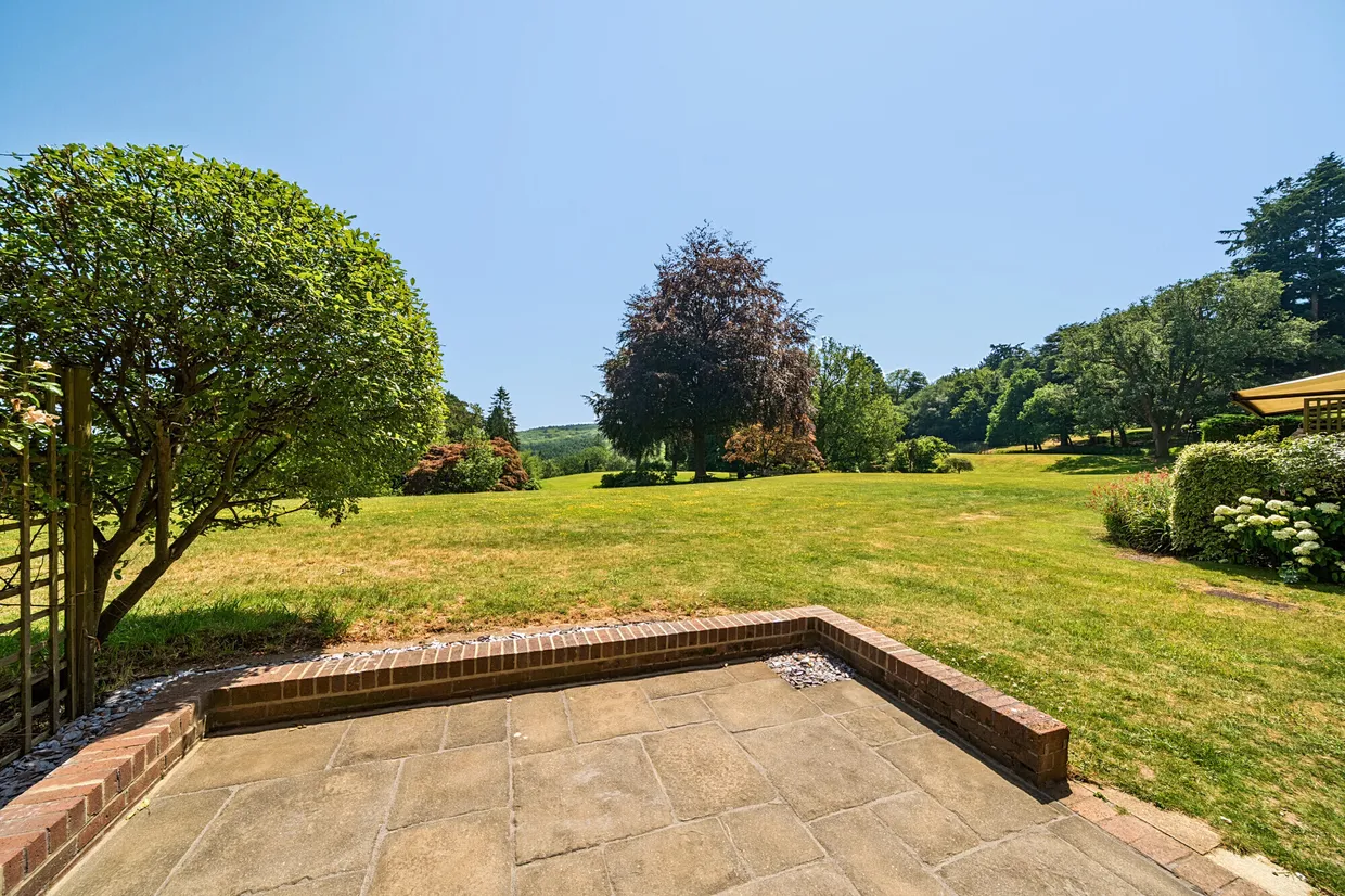 Lythe Hill Park, Haslemere, GU27 photo 9