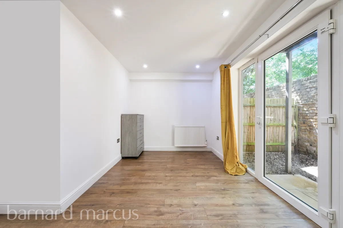 Venus Mews, MITCHAM
