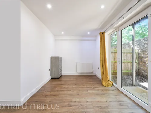 Venus Mews, MITCHAMphoto