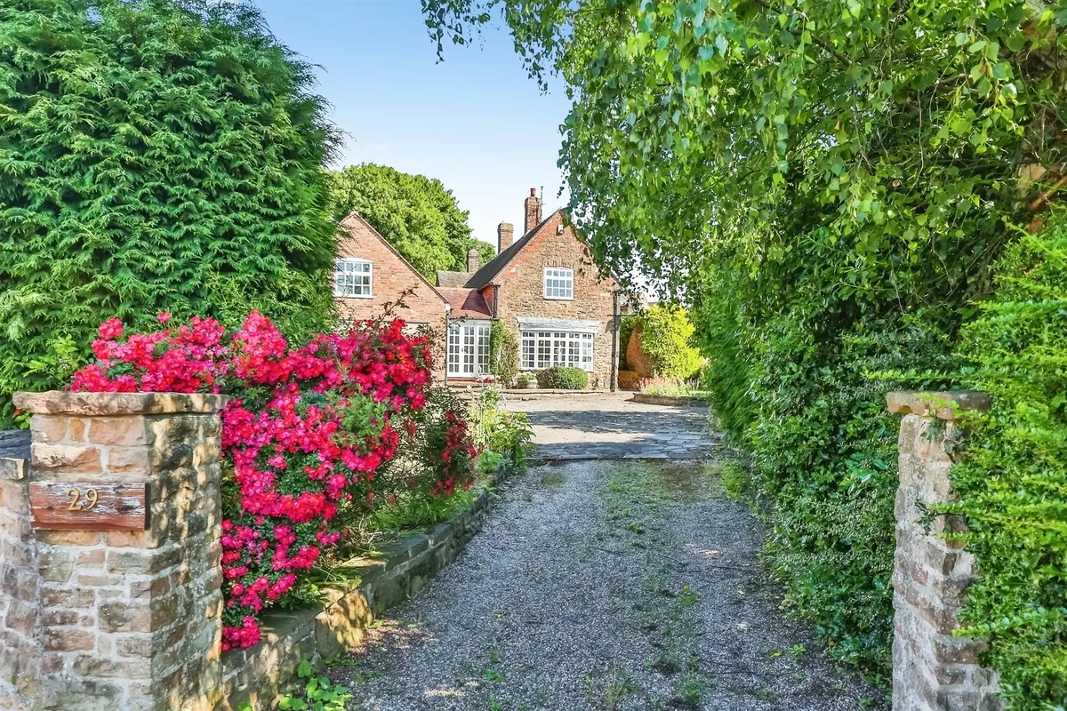 Trough Lane, Watnall, NOTTINGHAM
