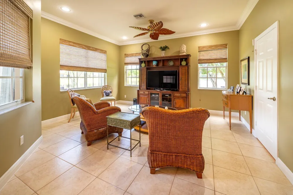 3501 Lakeside Dr, Davie, FL 33328