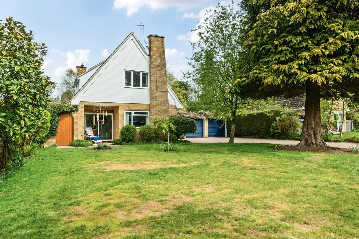 Hewshott Grove, Liphook, GU30 photo 3