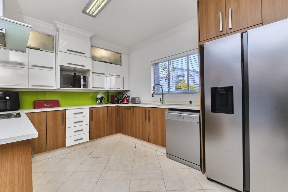 South Africa, Gauteng, Eagle Canyon Golf Estate, Forrest Oaks Avenue, 1116