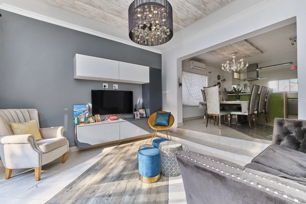 South Africa, Gauteng, Eagle Canyon Golf Estate, Forrest Oaks Avenue, 1116