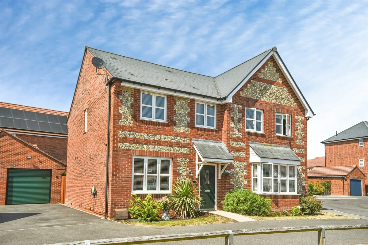 Brockway Close, Amesbury, SALISBURY