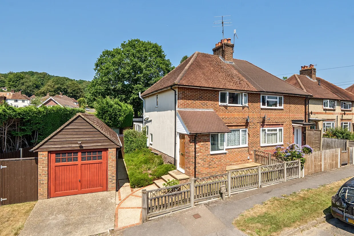 Border Road, HASLEMERE, GU27 photo 1