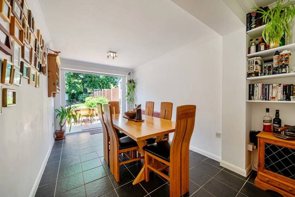 Border Road, HASLEMERE, GU27 photo 2