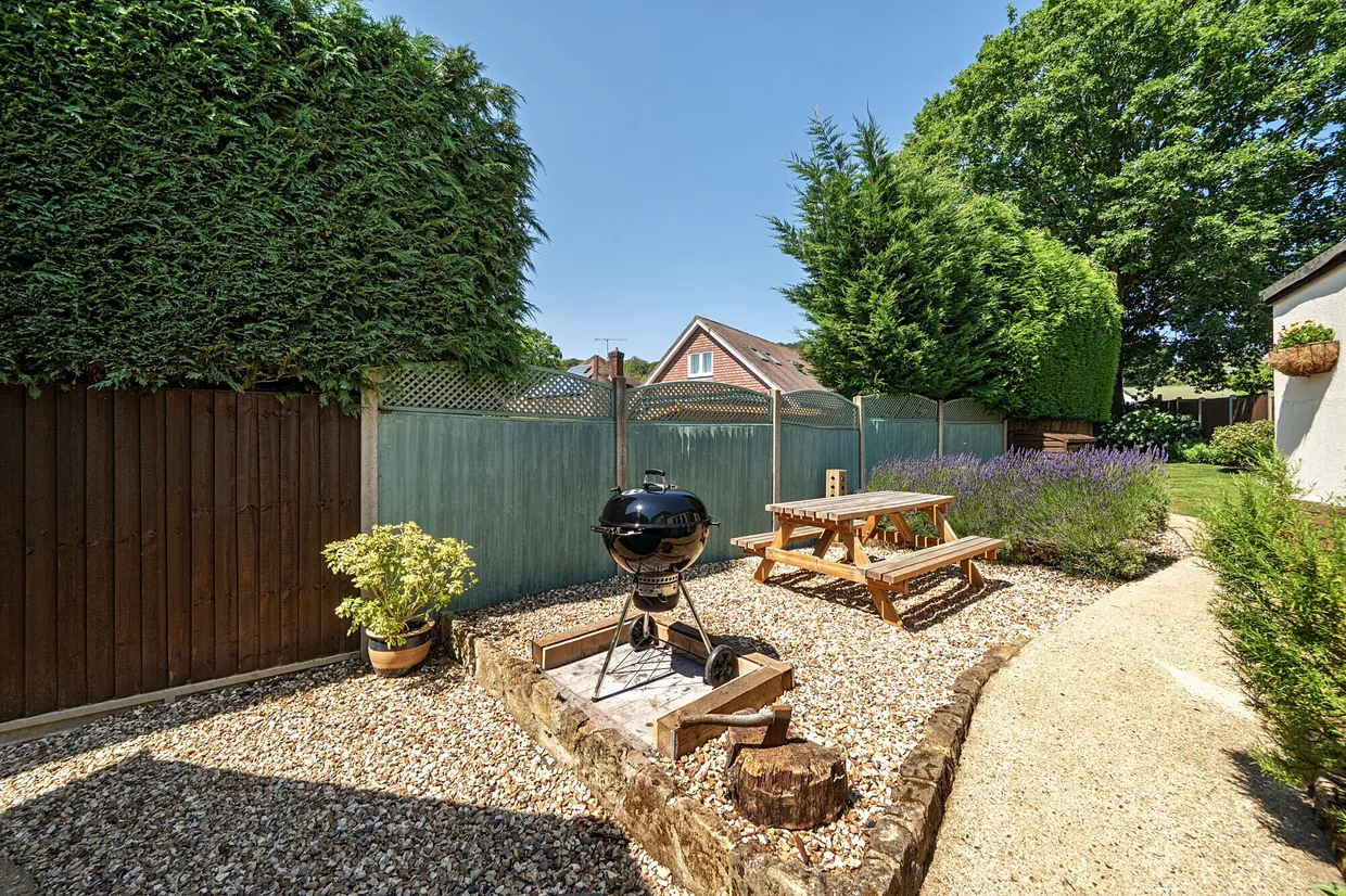 Border Road, HASLEMERE, GU27 photo 17