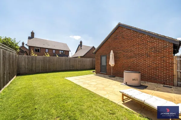 Menday Gardens Mews, Wavendon, MK17 photo 13